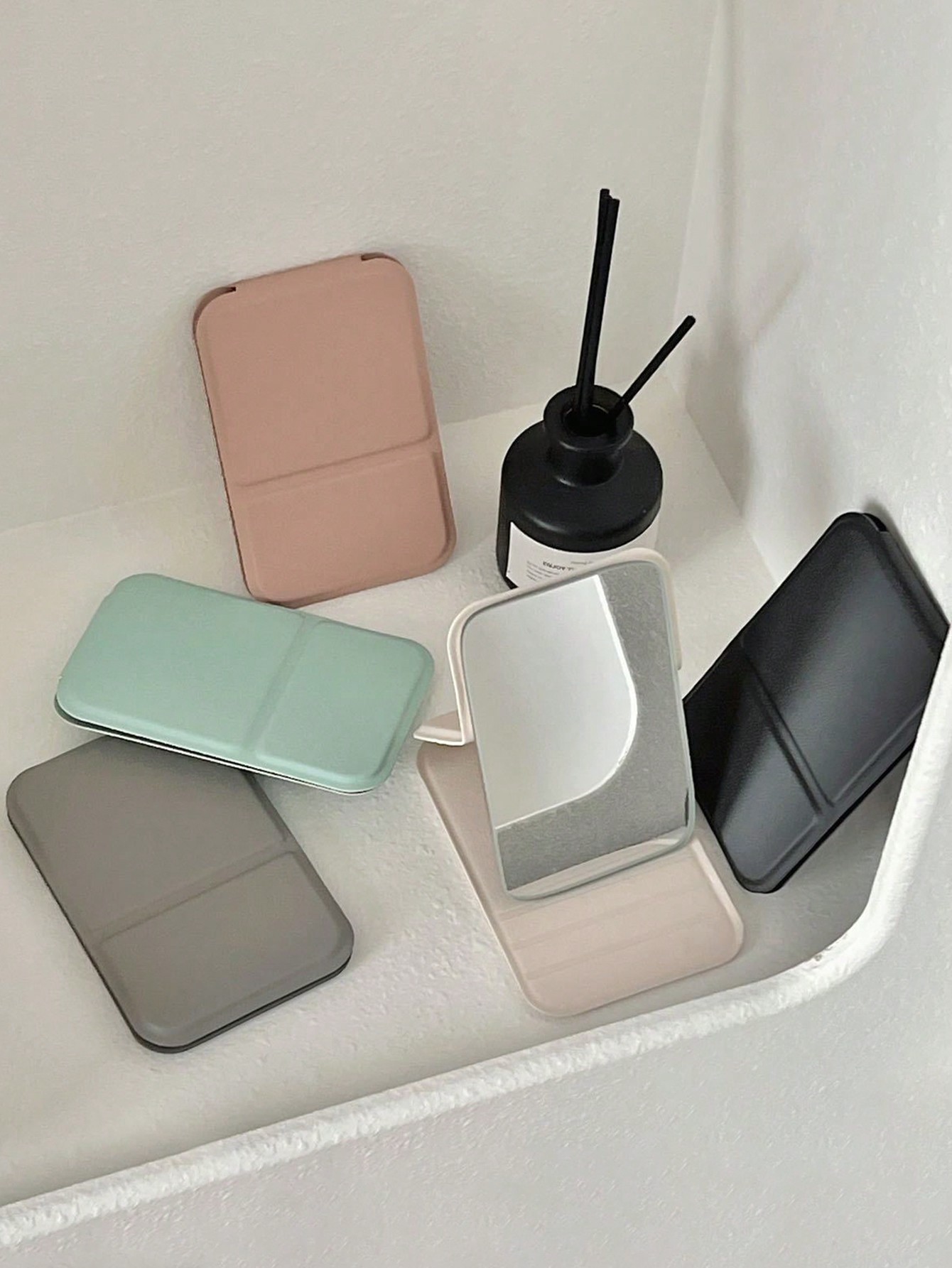 携帯用折りたたみミニメイクアップミラーセット 1/5個入り  - Makeup And Beauty のレビューと価格